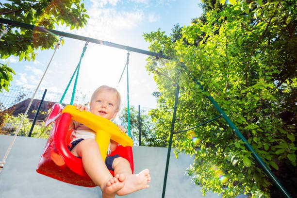baby_swing_cradle6[1]-7914554-20769.jpg